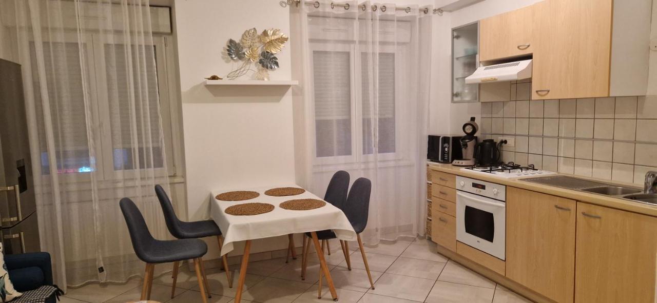 Cosy Appartement Complet Centre-Ville モンベリアル エクステリア 写真